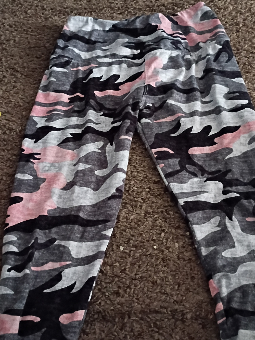 Hot Kiss Pink Gray Black Camo Leggings